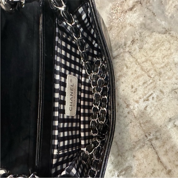 Chanel black patent leather silver chain hardware crossbody bag. W the dustbag! - Picture 5 of 16